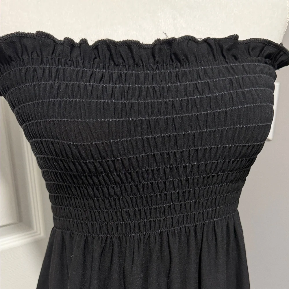 Elegant Black Maxi Dress with White Embroidery - Picture 2 of 4